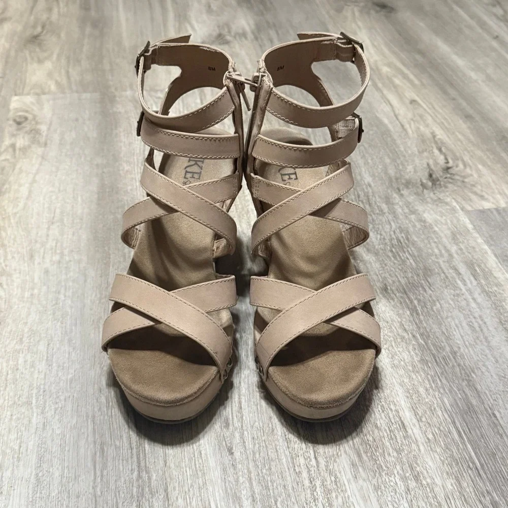 BKE Sole beautiful wedge strappy‎ sandals size 8